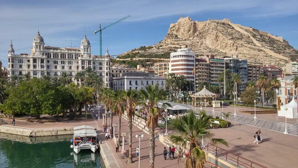 Super Centrico, Luminoso, Amplio, Terrazas Y Patio Apartman Alicante Kültér fotó